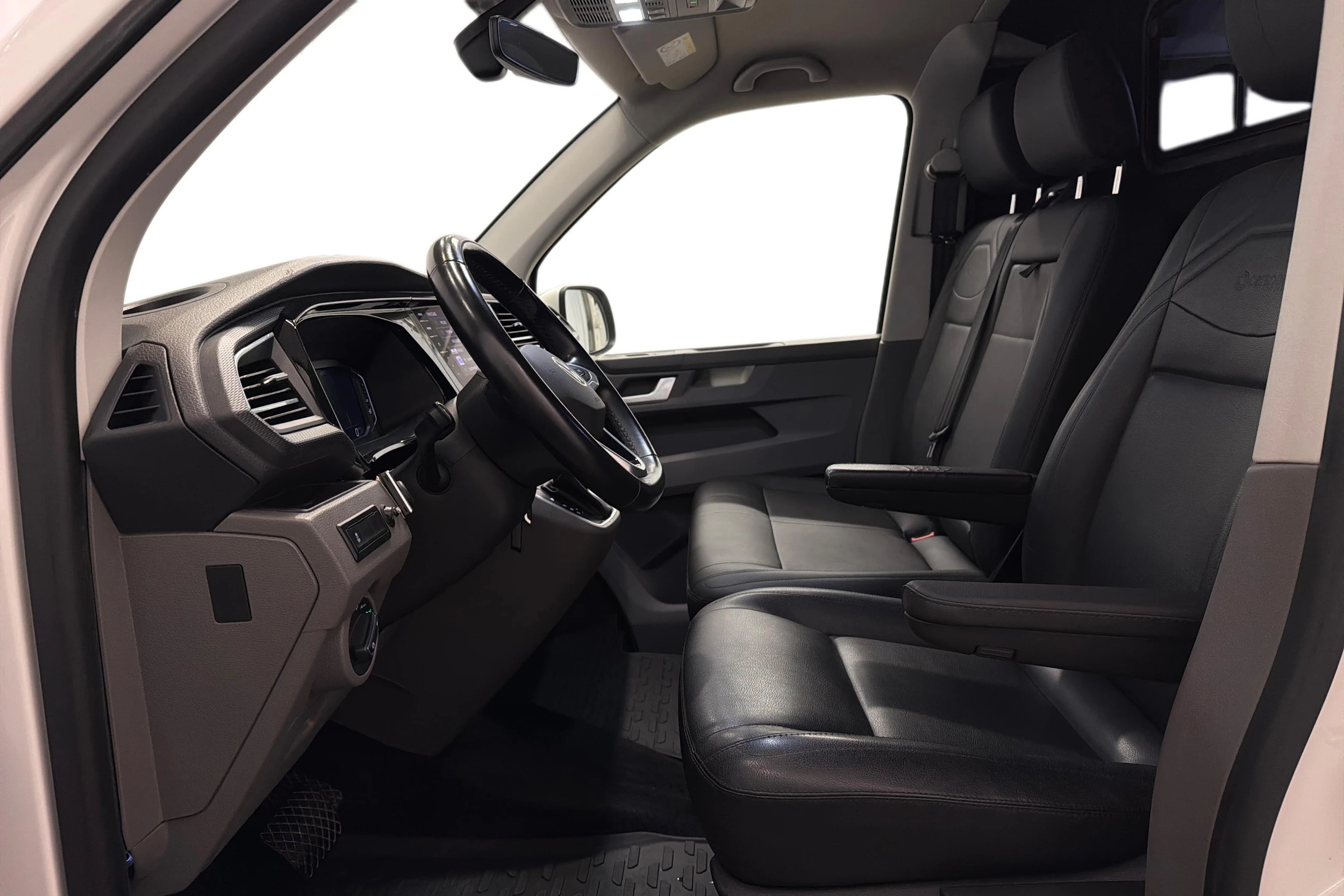 valkoinen Volkswagen Transporter 2022 kuva 8.