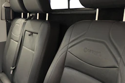 valkoinen Volkswagen Transporter 2022 kuva 9.