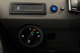 valkoinen Volkswagen Transporter 2022 kuva 10.