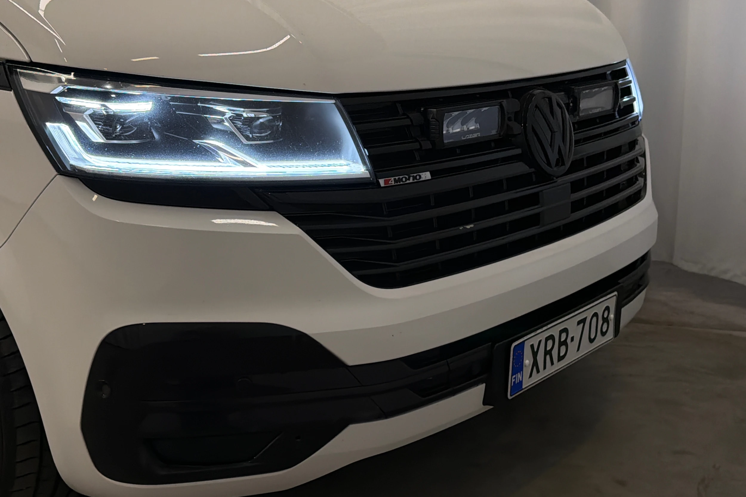 valkoinen Volkswagen Transporter 2022 kuva 34.
