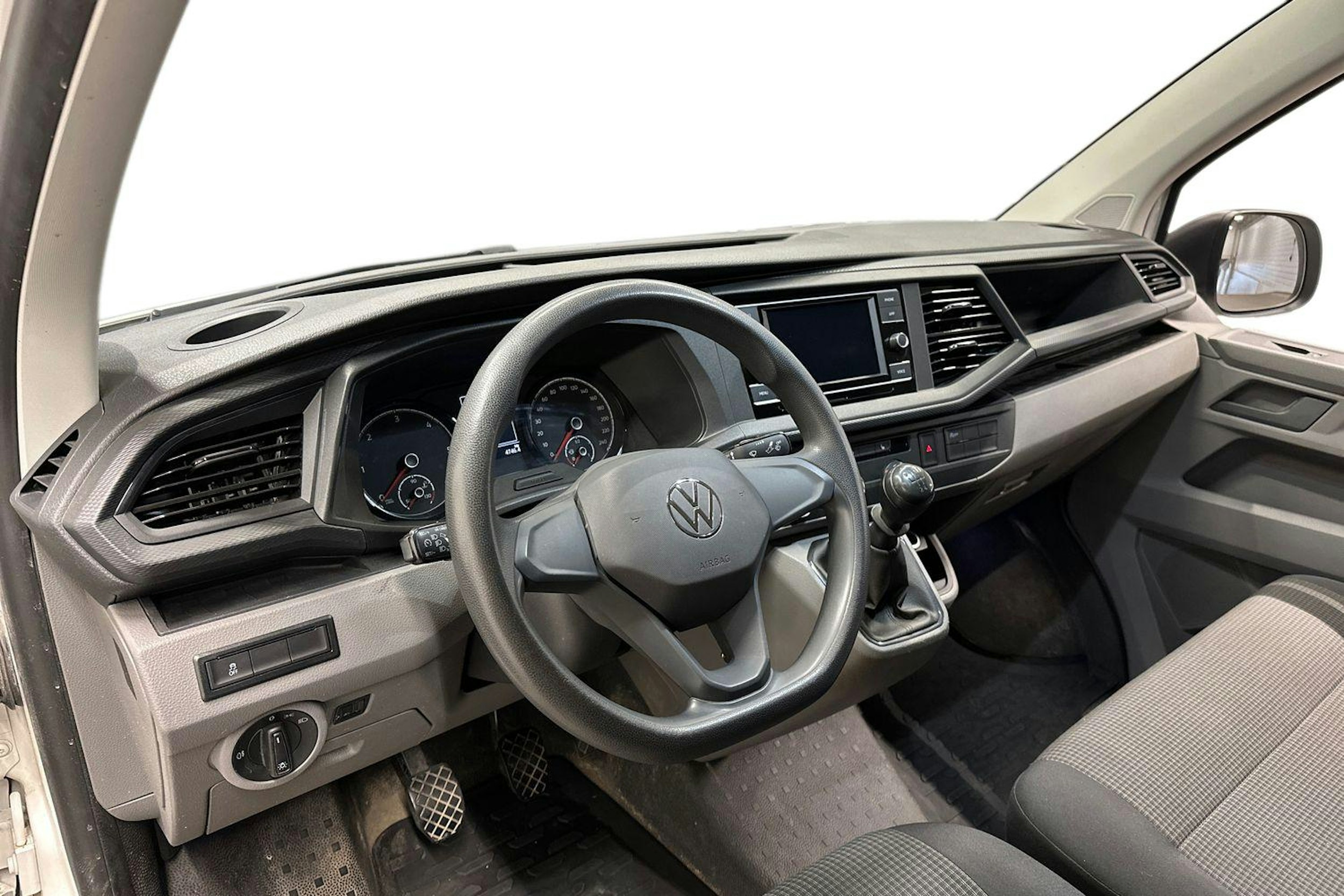 valkoinen Volkswagen Transporter 2022 kuva 9.