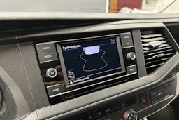 valkoinen Volkswagen Transporter 2022 kuva 14.
