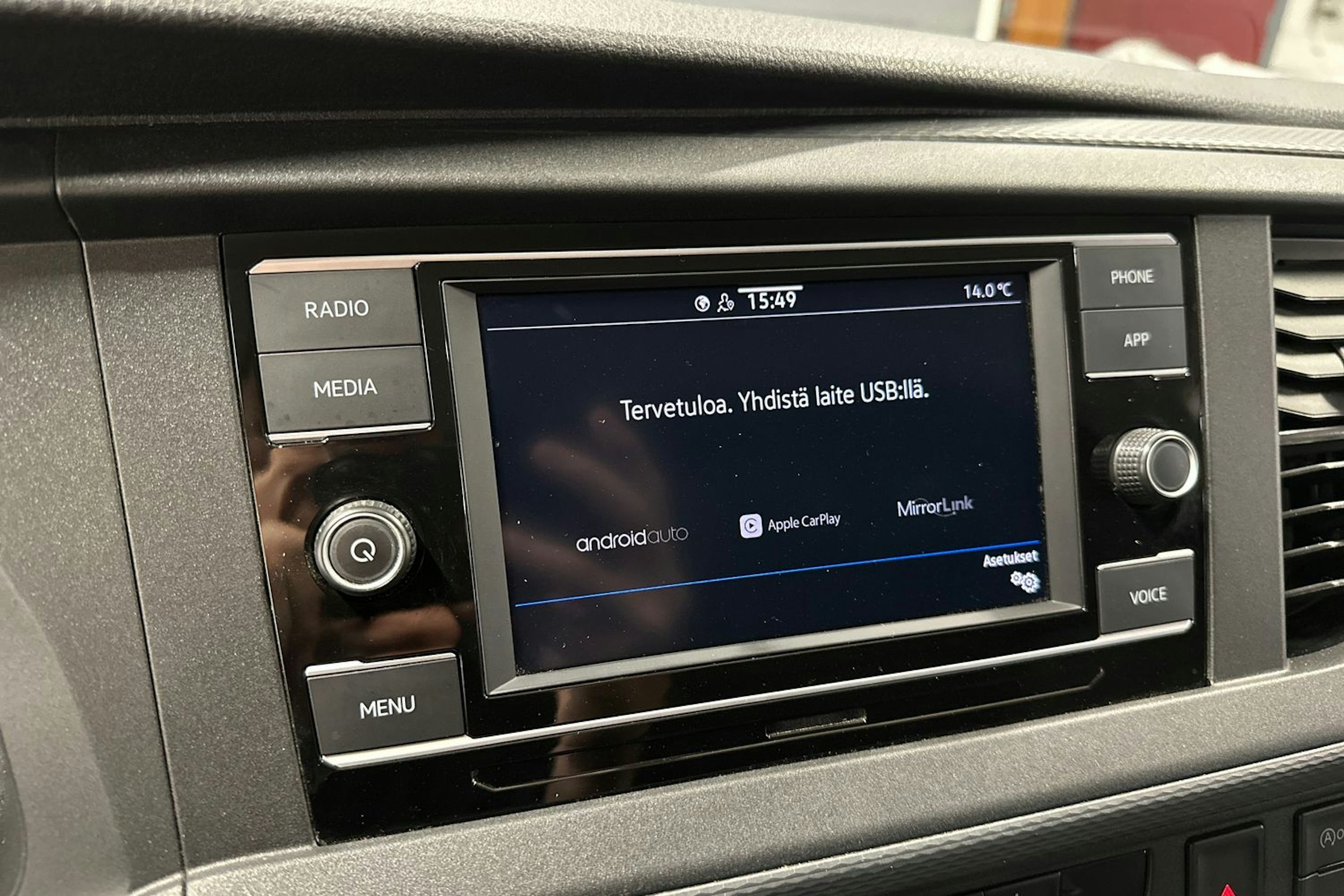 valkoinen Volkswagen Transporter 2022 kuva 15.