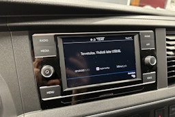 valkoinen Volkswagen Transporter 2022 kuva 15.
