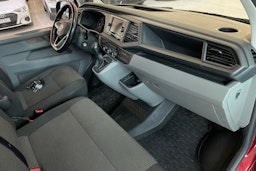 Punainen Volkswagen TRANSPORTER 2022 kuva 25.