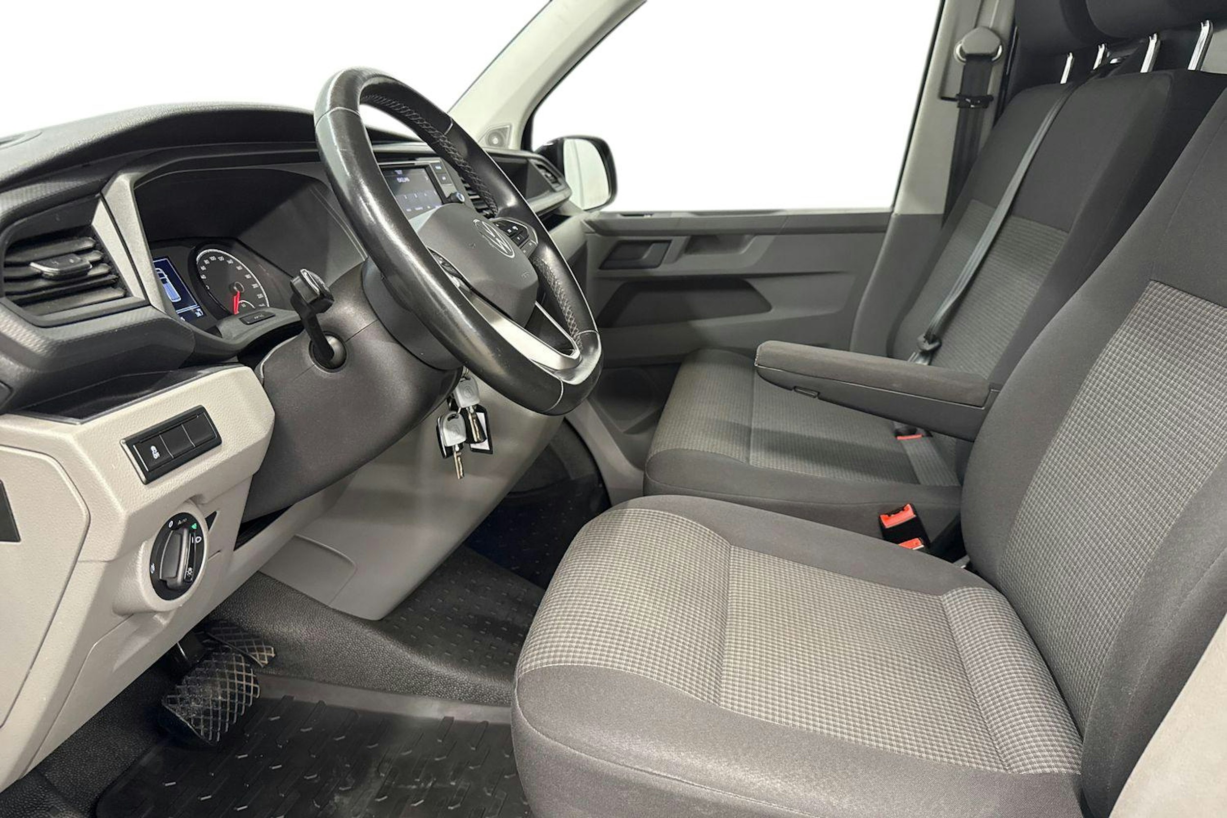 musta Volkswagen Transporter 2022 kuva 7.
