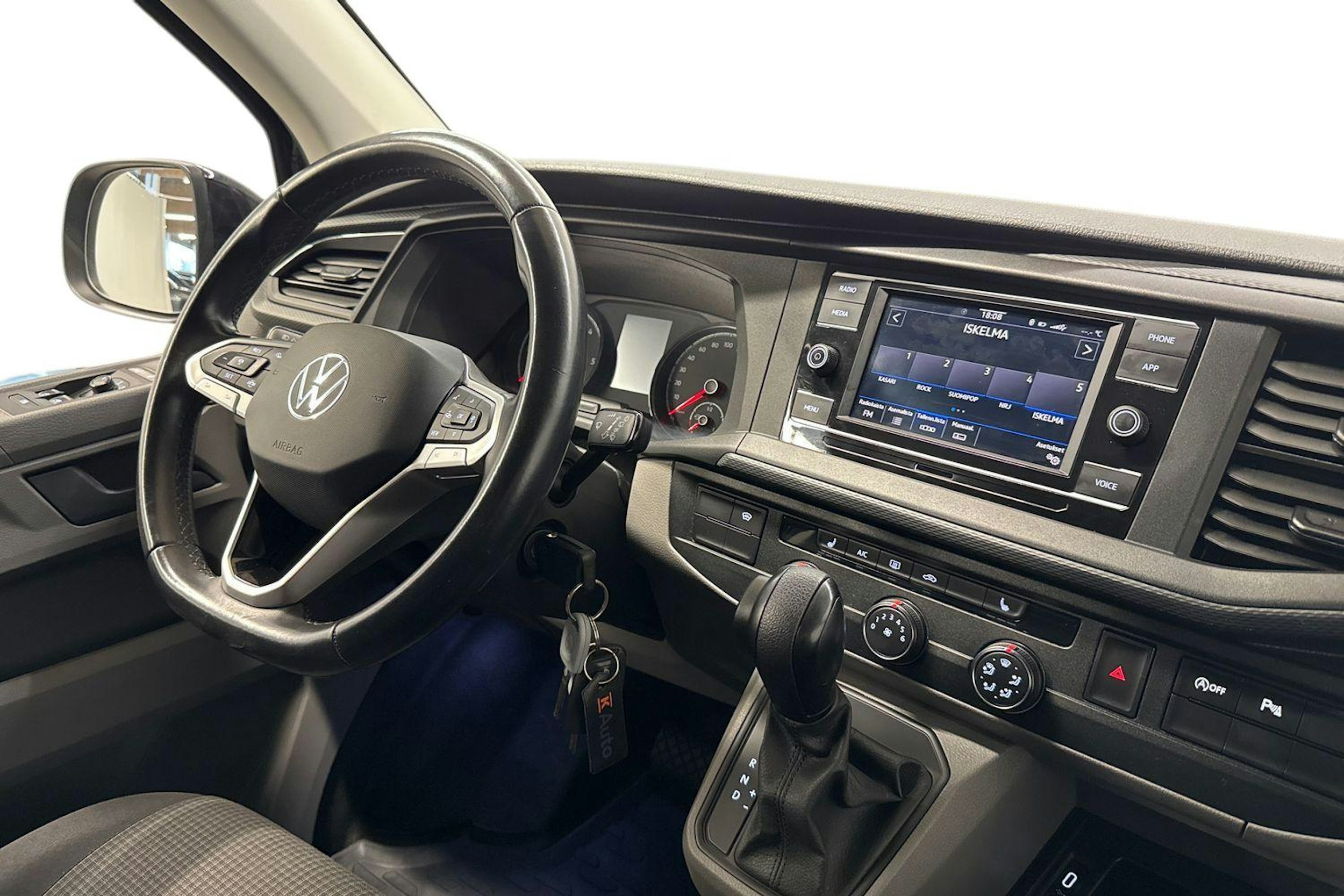 musta Volkswagen Transporter 2022 kuva 10.