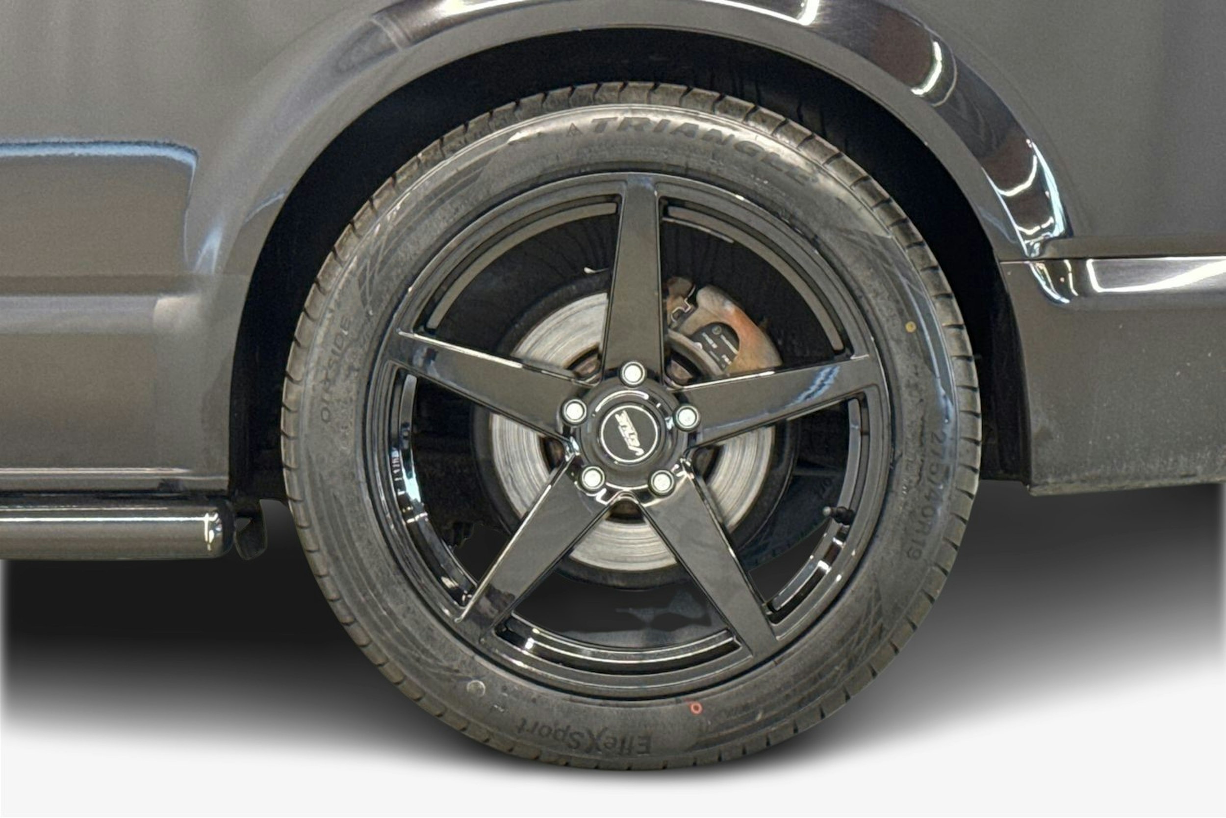 musta Volkswagen Transporter 2022 kuva 11.