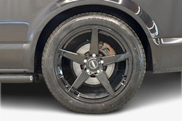 musta Volkswagen Transporter 2022 kuva 11.
