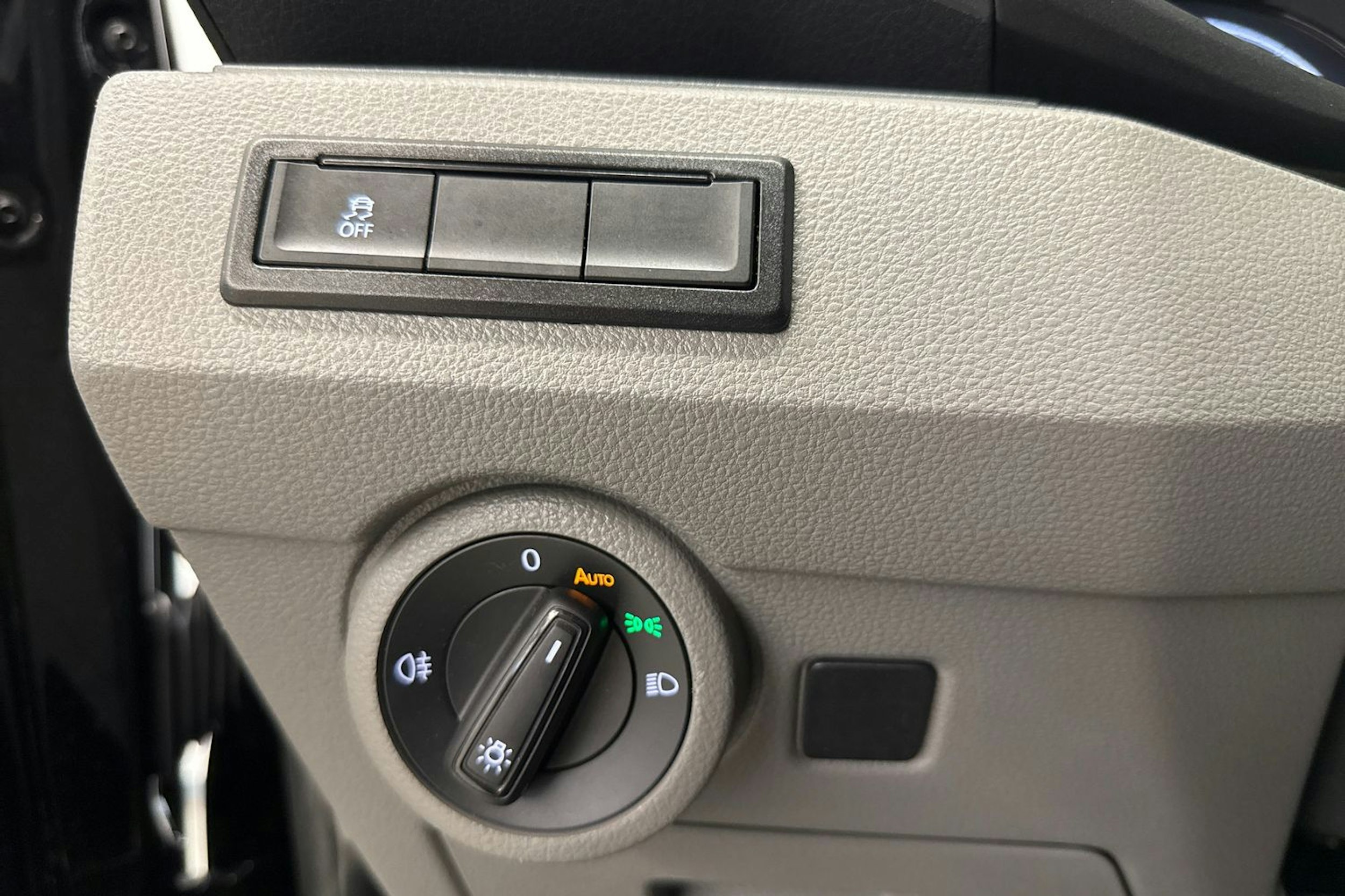 musta Volkswagen Transporter 2022 kuva 17.