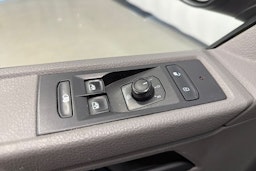 musta Volkswagen Transporter 2022 kuva 18.