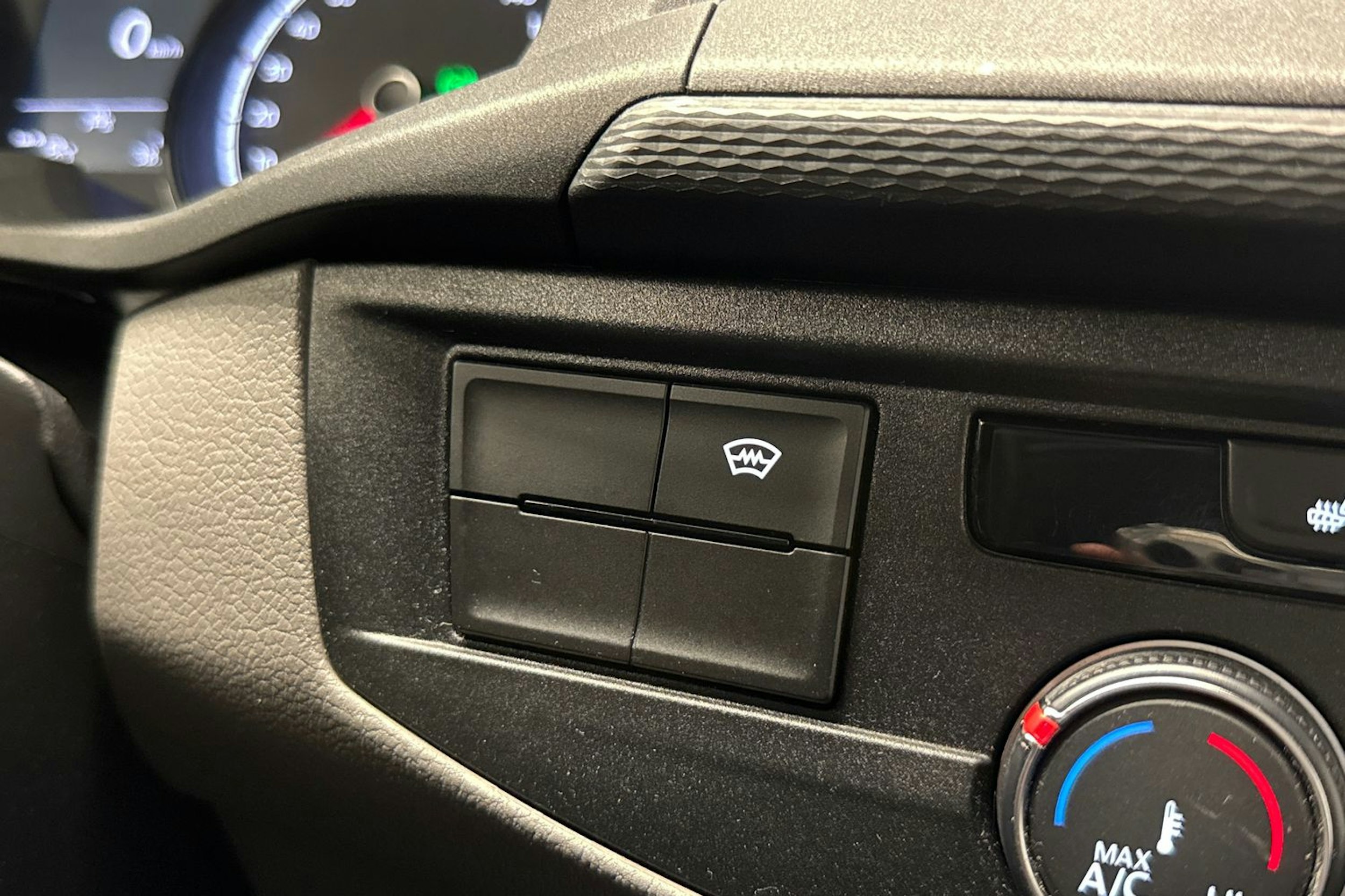 musta Volkswagen Transporter 2022 kuva 22.
