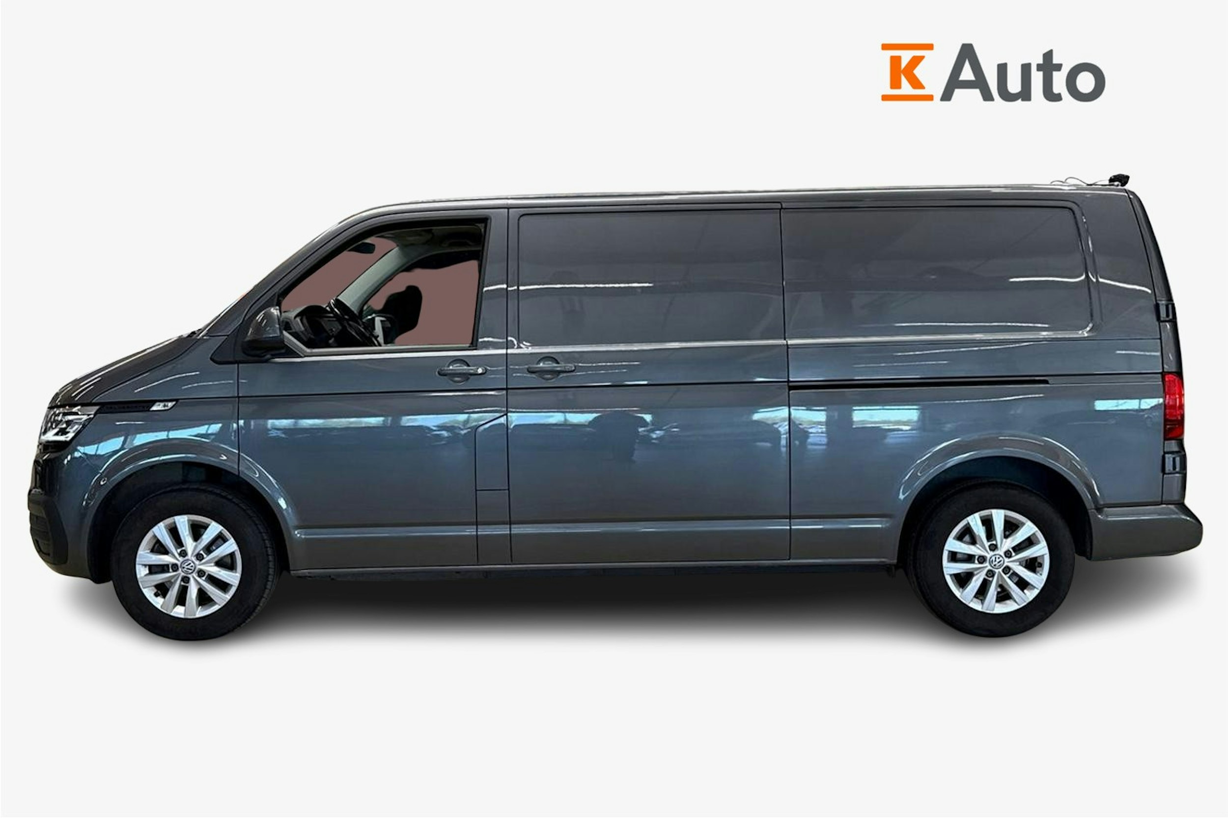 harmaa Volkswagen Transporter 2022 kuva 6.
