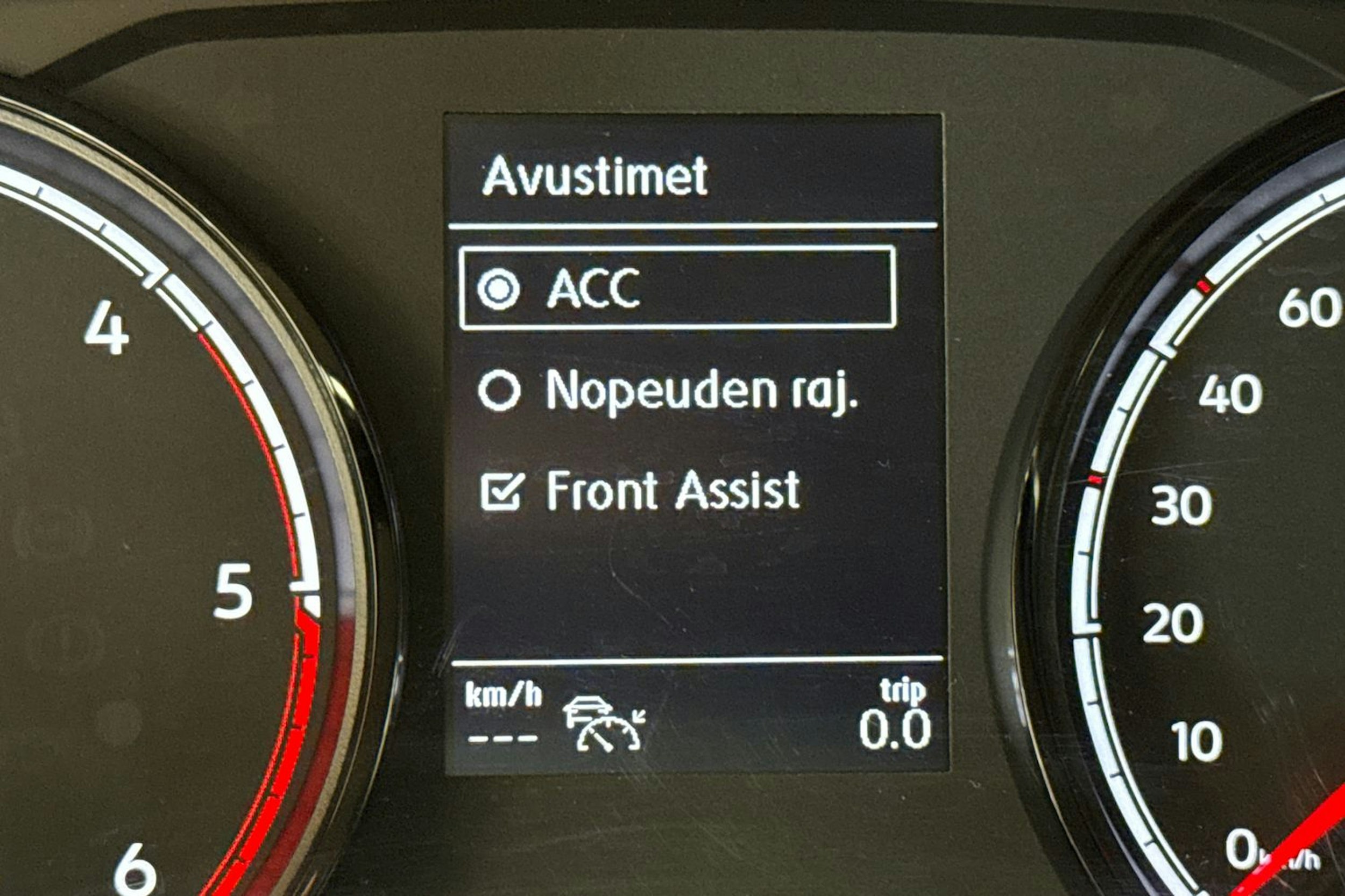 harmaa Volkswagen Transporter 2022 kuva 17.