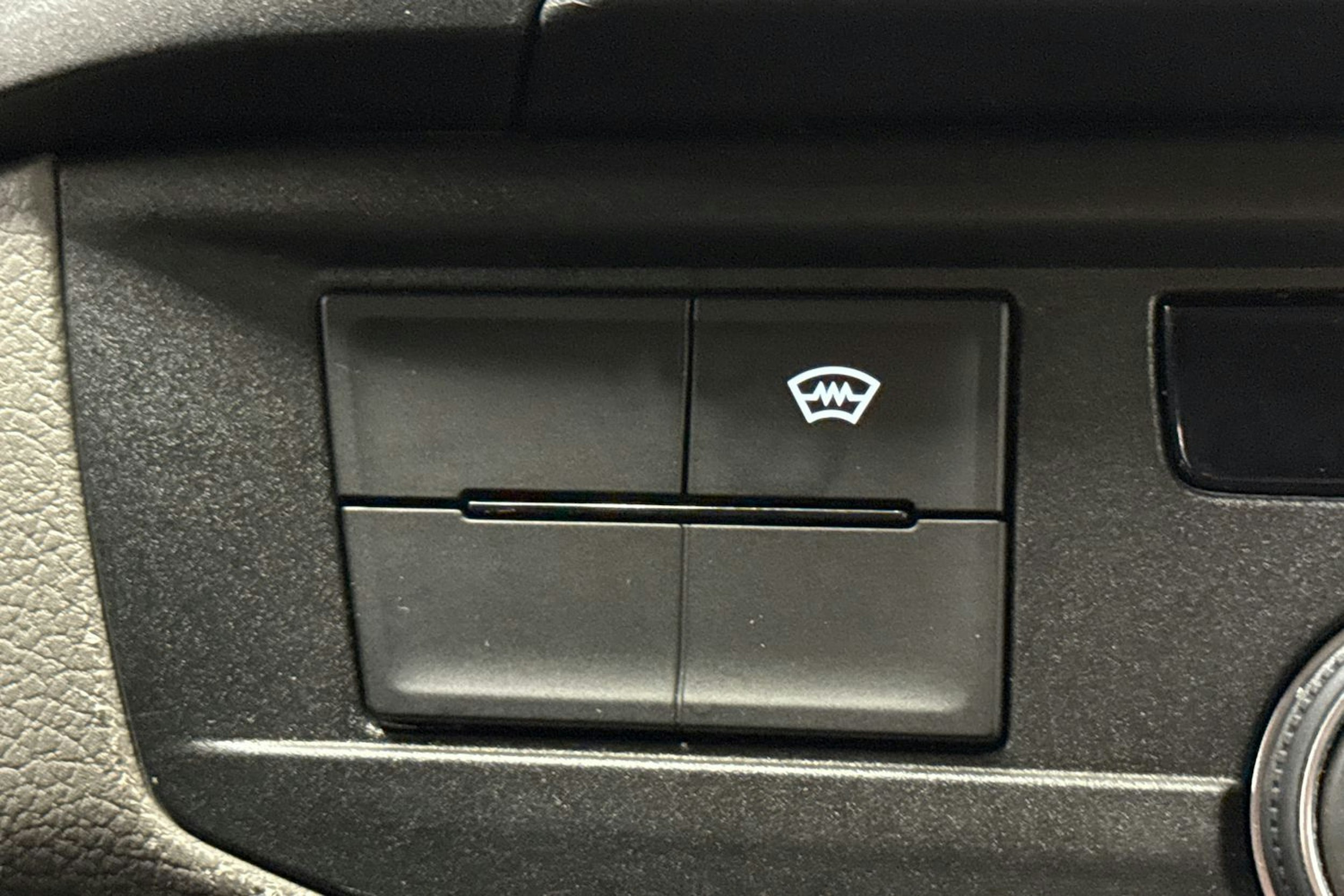 harmaa Volkswagen Transporter 2022 kuva 22.