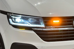 valkoinen Volkswagen Transporter 2022 kuva 11.