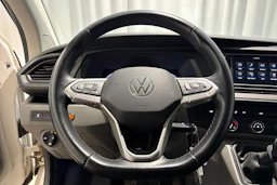 valkoinen Volkswagen Transporter 2022 kuva 16.
