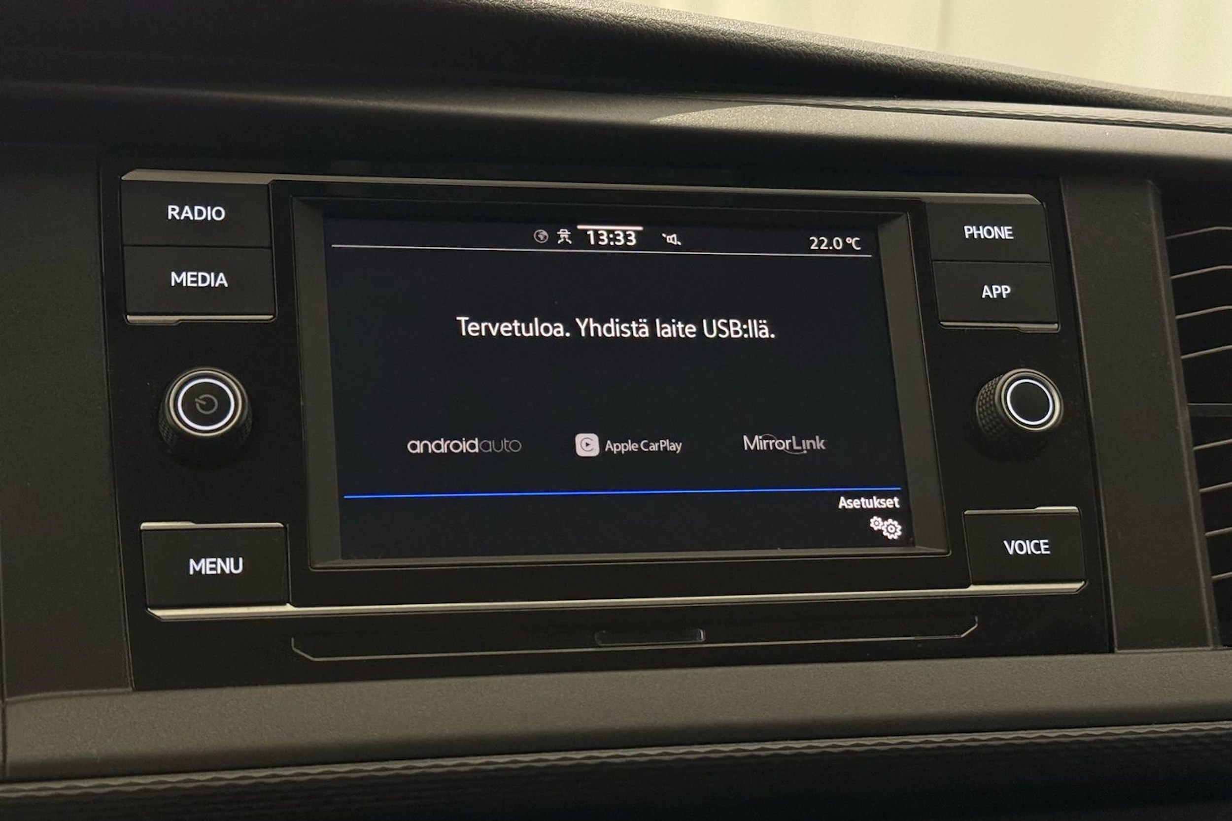 valkoinen Volkswagen Transporter 2022 kuva 20.