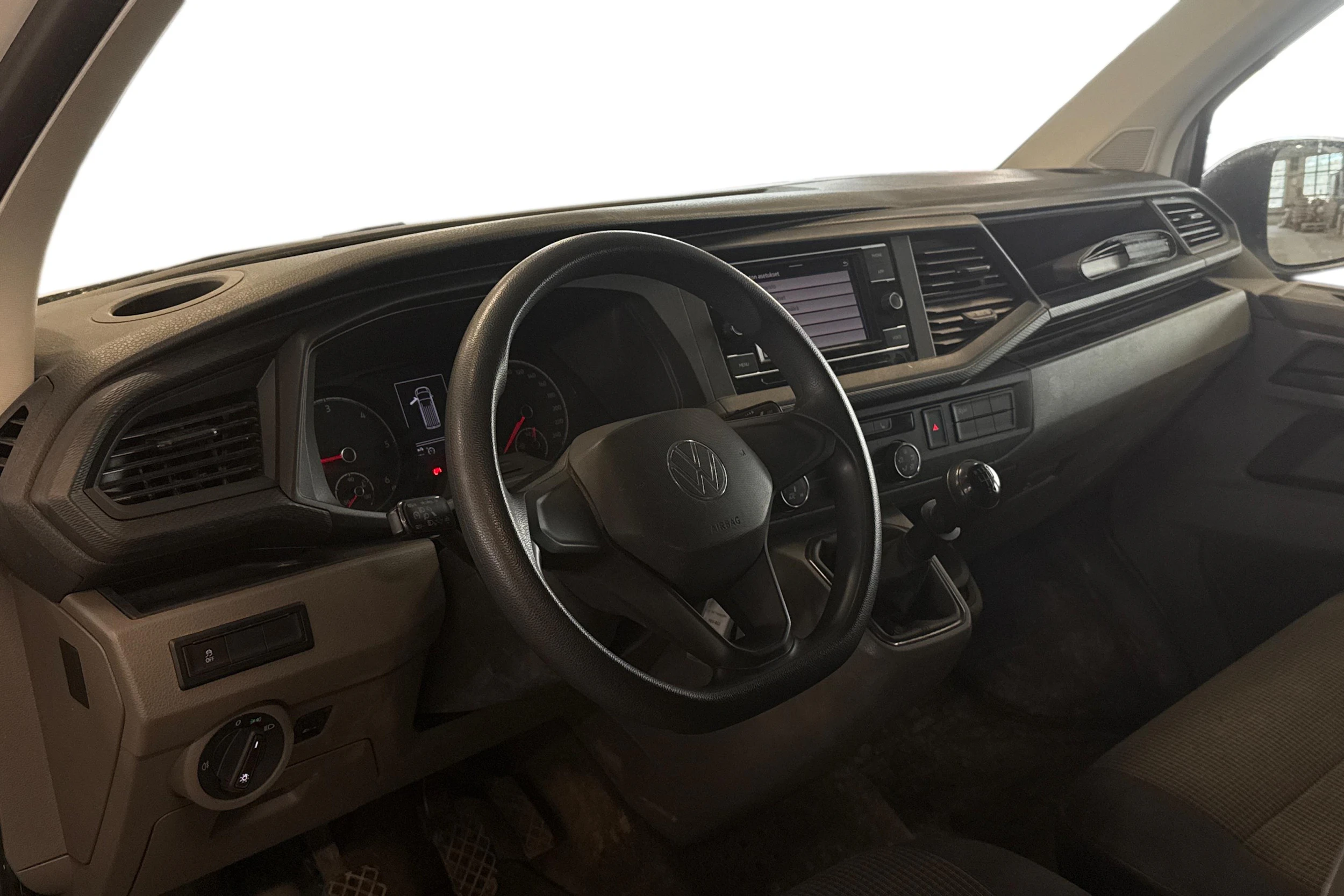 valkoinen Volkswagen Transporter 2022 kuva 3.