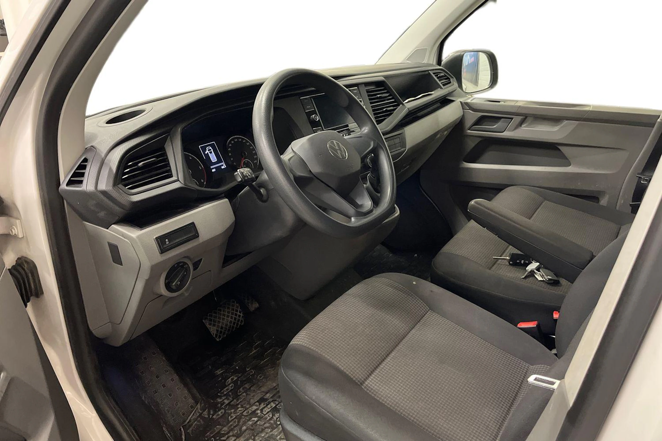 valkoinen Volkswagen Transporter 2022 kuva 3.