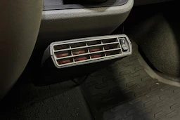 valkoinen Volkswagen Transporter 2022 kuva 13.