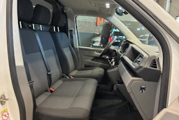 valkoinen Volkswagen Transporter 2022 kuva 14.