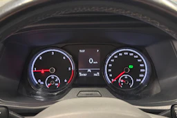 harmaa Volkswagen Transporter 2022 kuva 19.