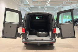 harmaa Volkswagen Transporter 2022 kuva 29.