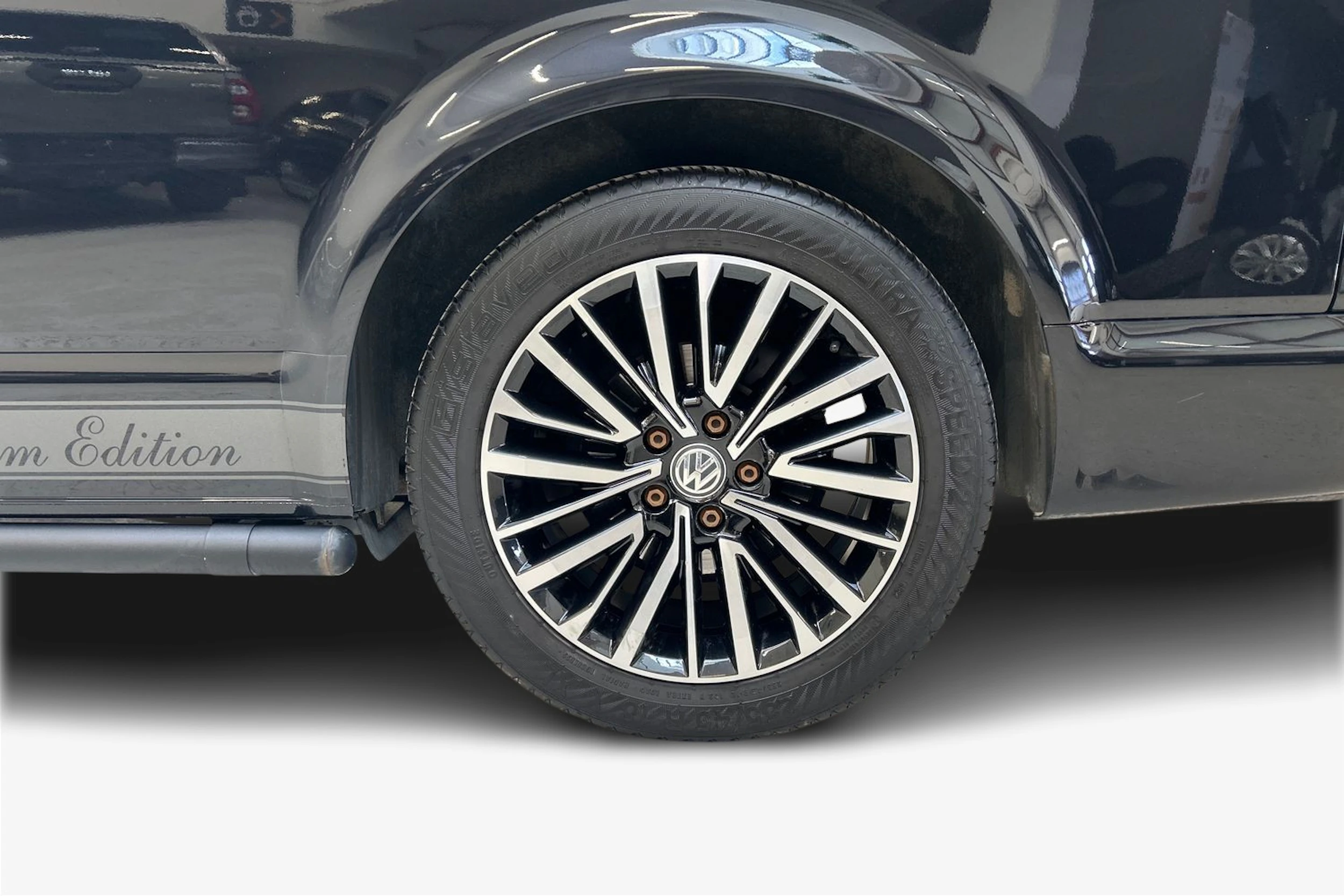 musta Volkswagen Transporter 2022 kuva 12.