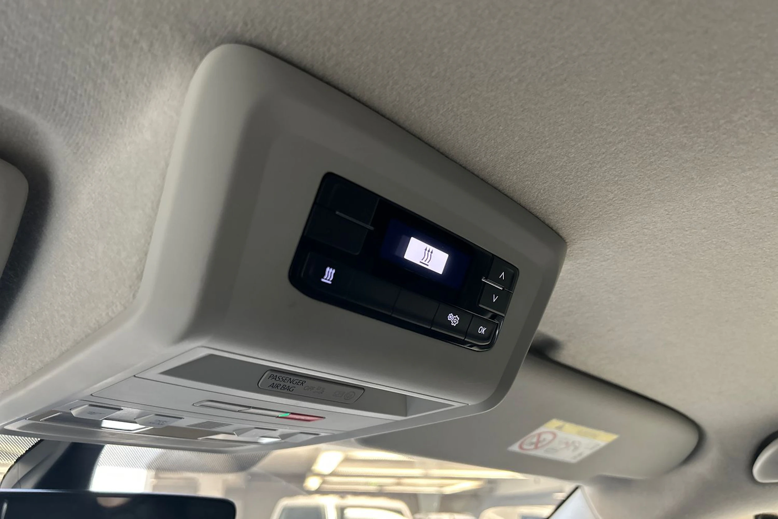 musta Volkswagen Transporter 2022 kuva 23.