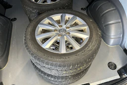 musta Volkswagen Transporter 2022 kuva 27.