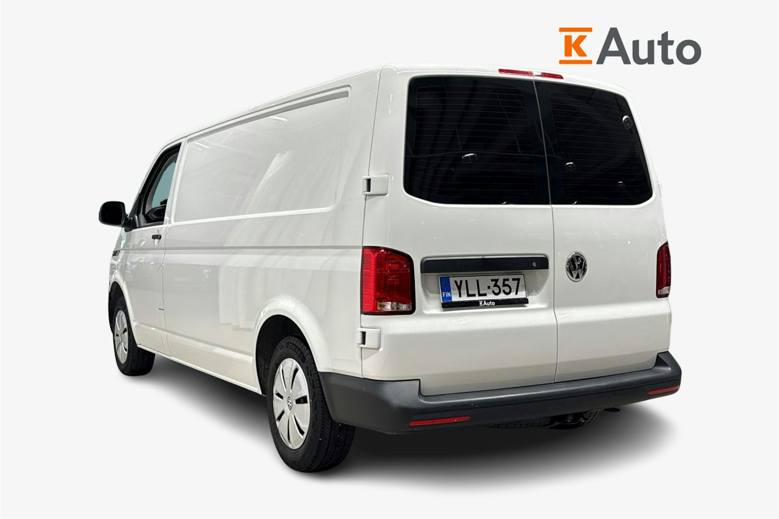 valkoinen Volkswagen Transporter 2022 kuva 2.