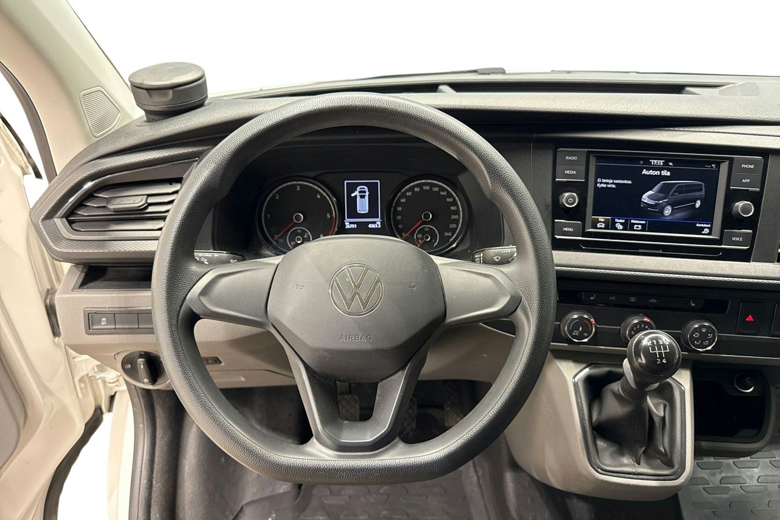 valkoinen Volkswagen Transporter 2022 kuva 9.