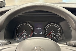 valkoinen Volkswagen Transporter 2022 kuva 17.