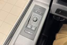 valkoinen Volkswagen Transporter 2022 kuva 20.