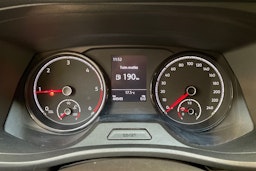 harmaa Volkswagen Transporter 2022 kuva 15.