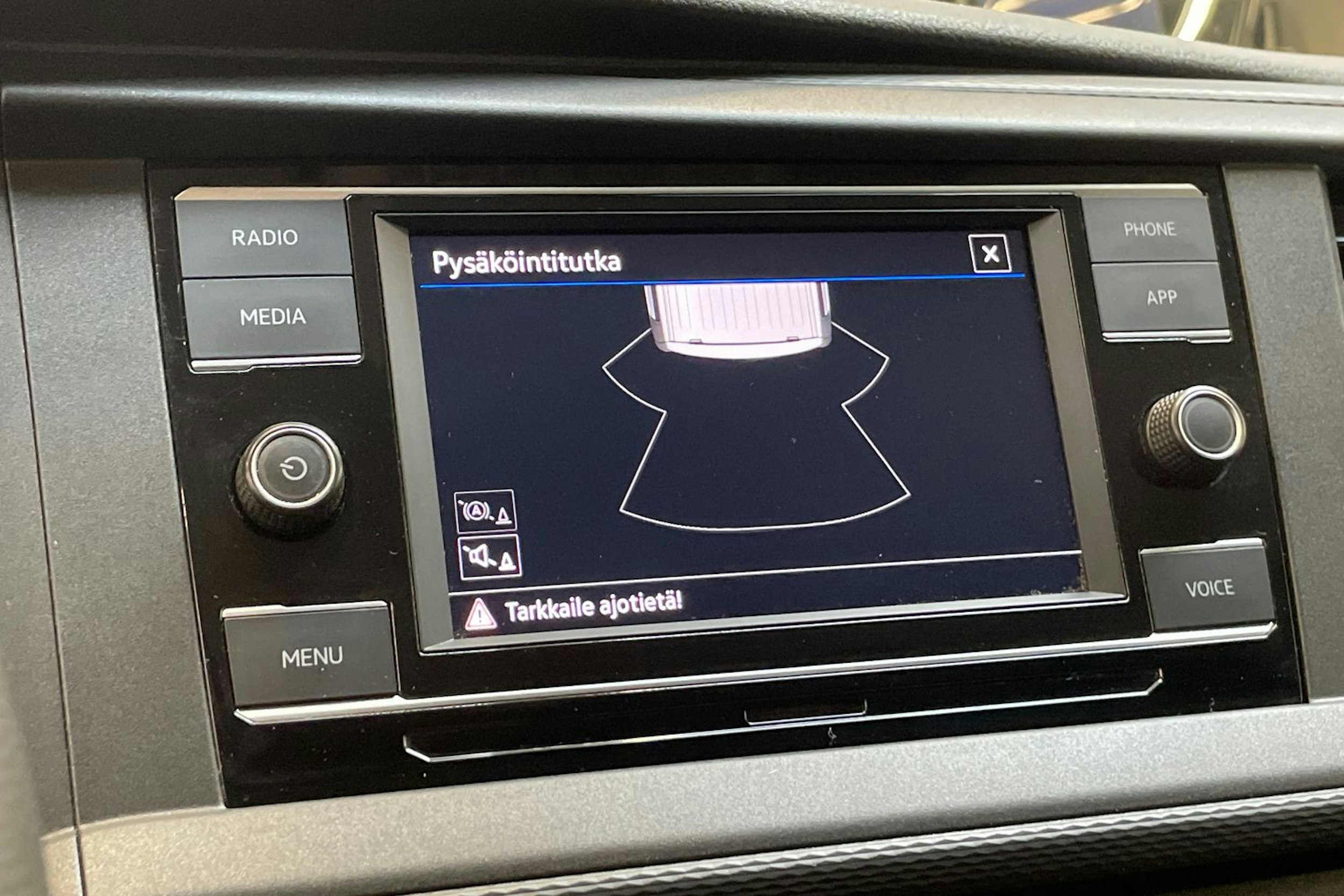 harmaa Volkswagen Transporter 2022 kuva 21.