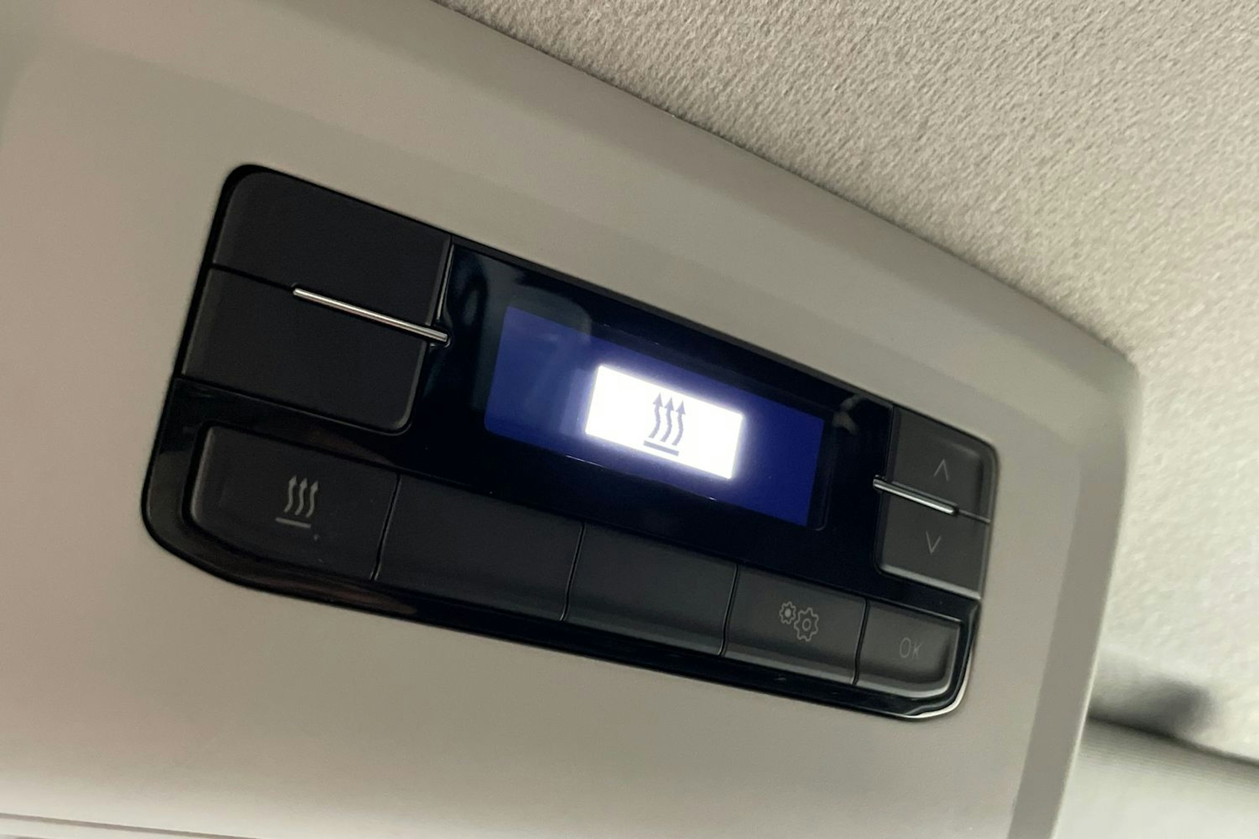 harmaa Volkswagen Transporter 2022 kuva 25.