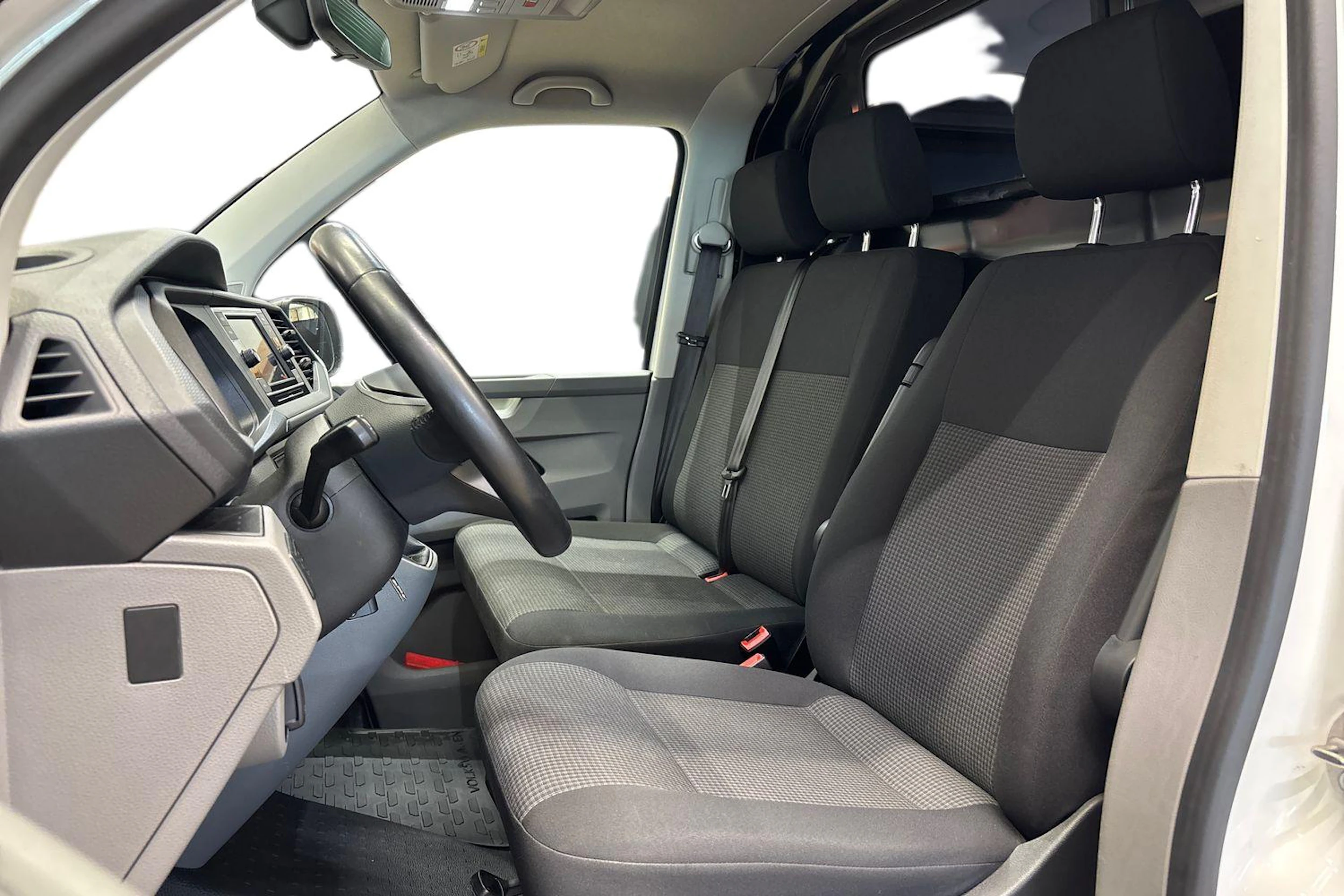 valkoinen Volkswagen Transporter 2022 kuva 8.