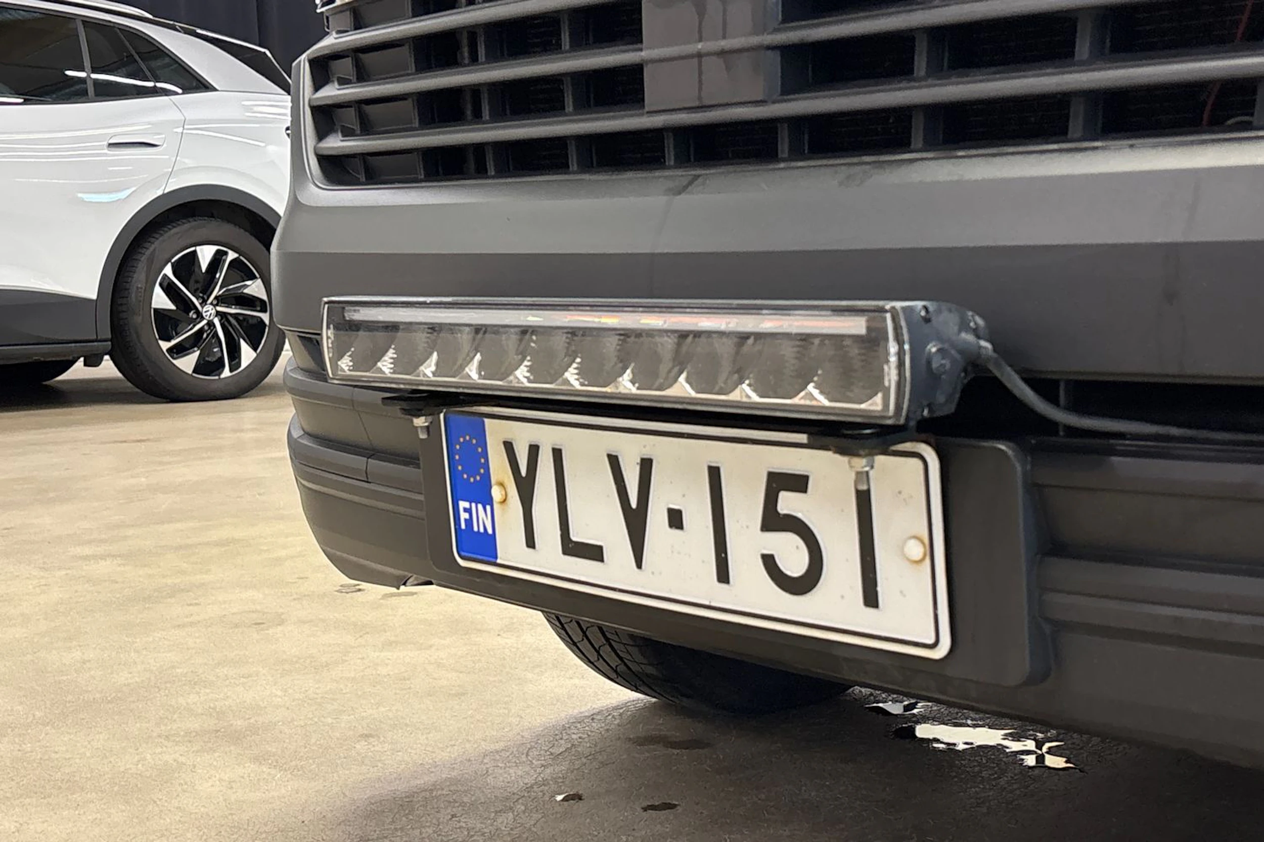 valkoinen Volkswagen Transporter 2022 kuva 28.