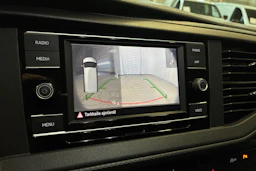 sininen Volkswagen Transporter 2022 kuva 11.