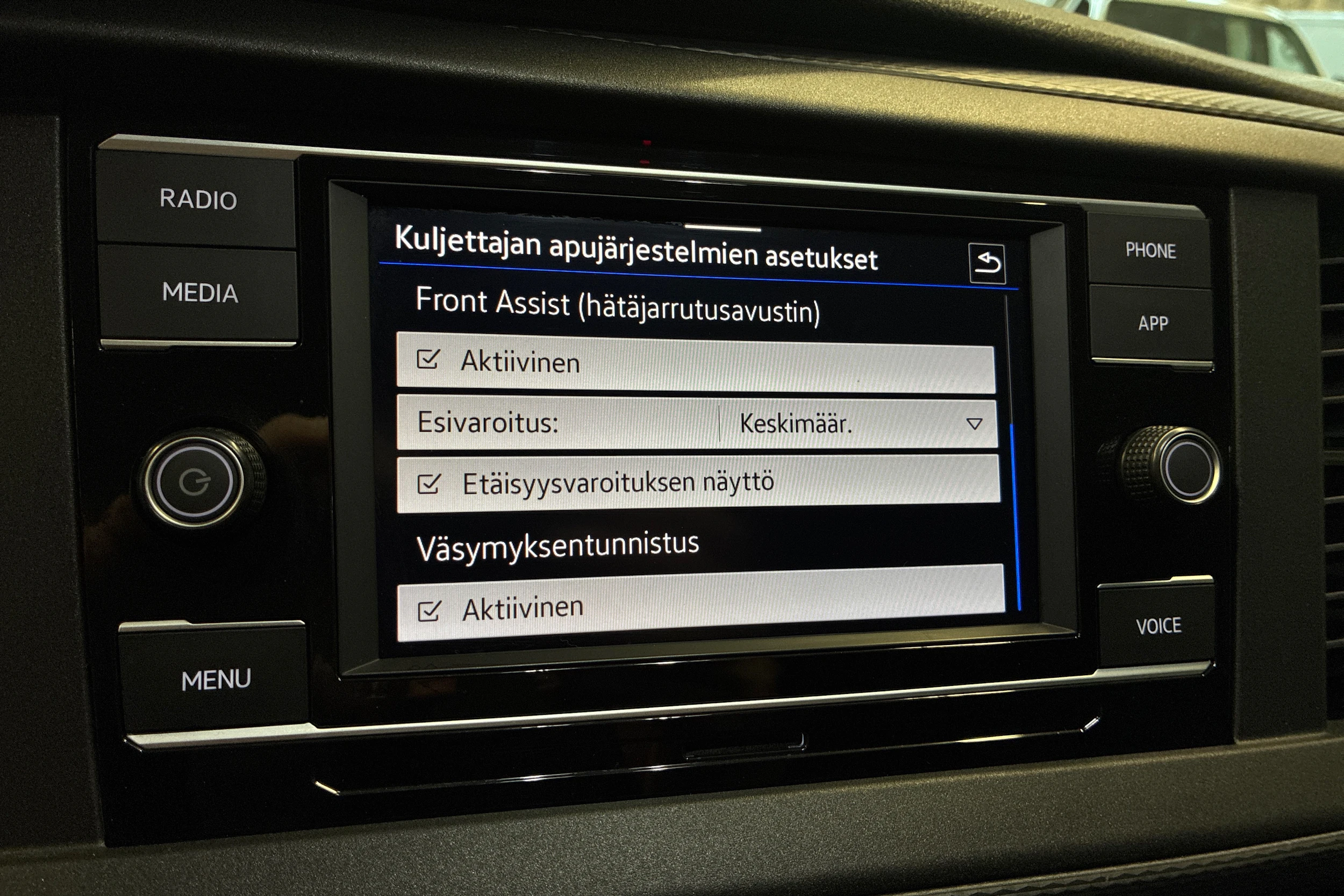 sininen Volkswagen Transporter 2022 kuva 12.