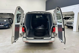 valkoinen Volkswagen Transporter 2022 kuva 11.