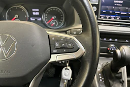 valkoinen Volkswagen Transporter 2022 kuva 15.