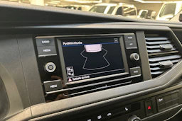 valkoinen Volkswagen Transporter 2022 kuva 17.