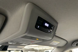valkoinen Volkswagen Transporter 2022 kuva 19.