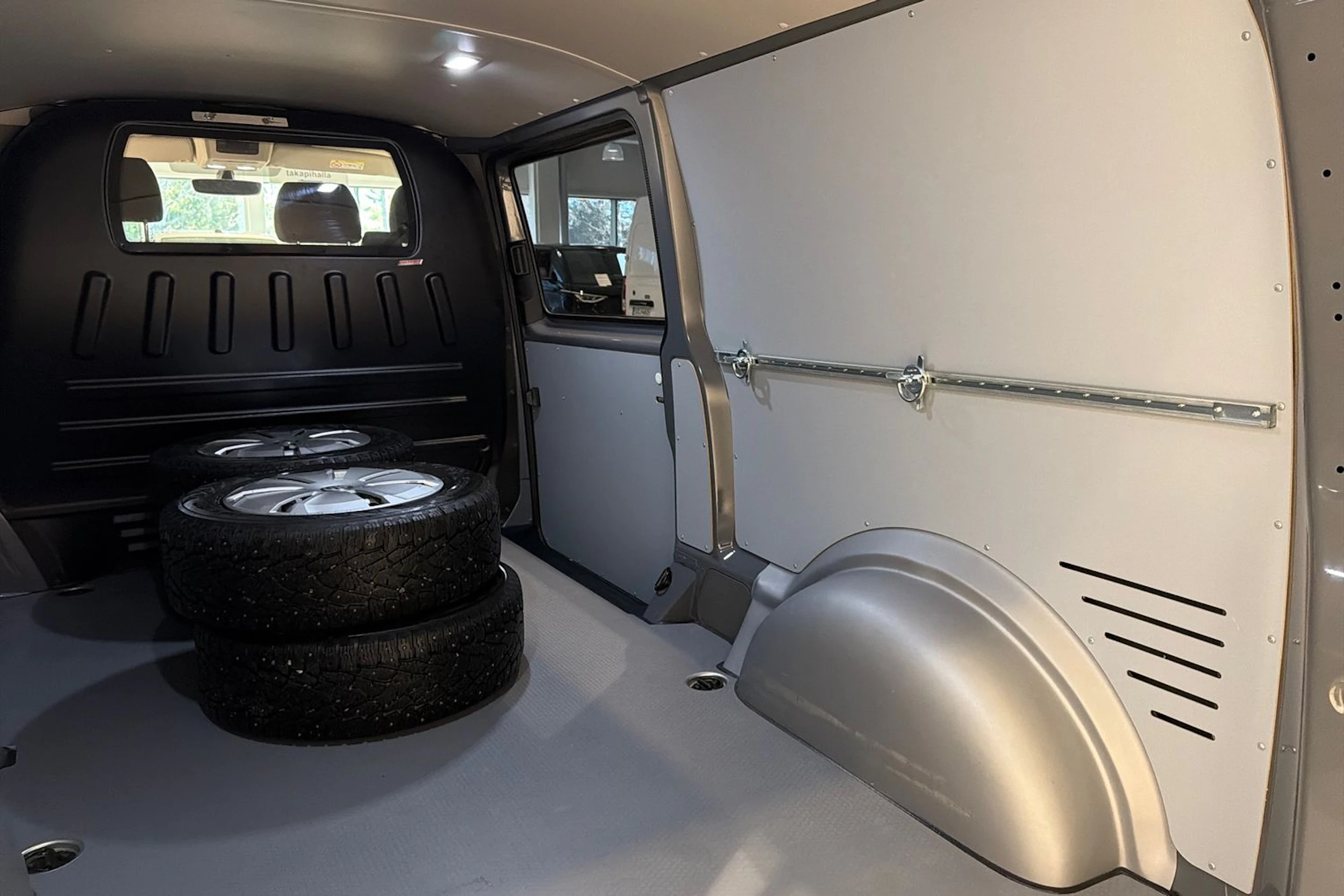 Harmaa Volkswagen TRANSPORTER 2022 kuva 31.