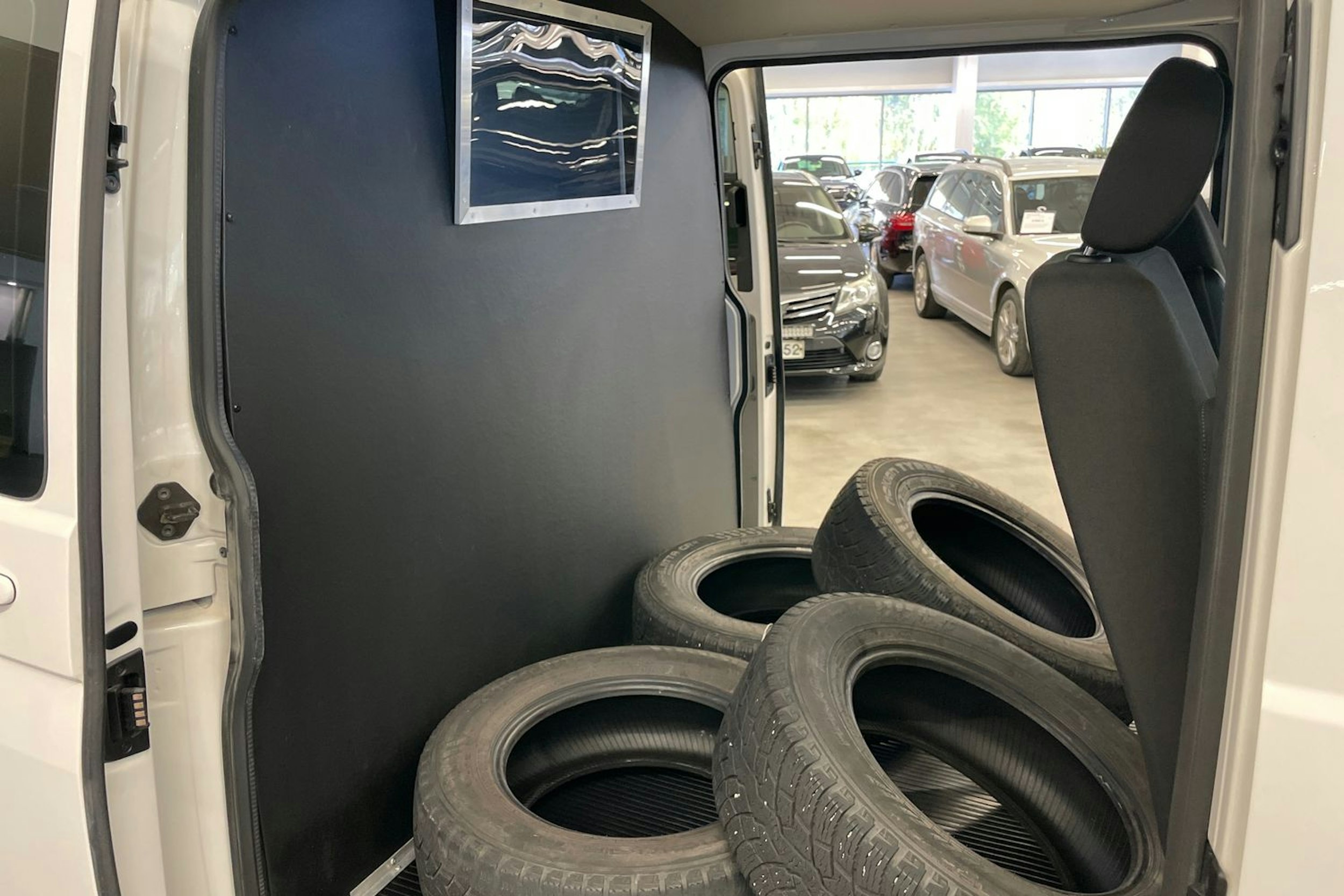 Valkoinen Volkswagen TRANSPORTER 2022 kuva 23.