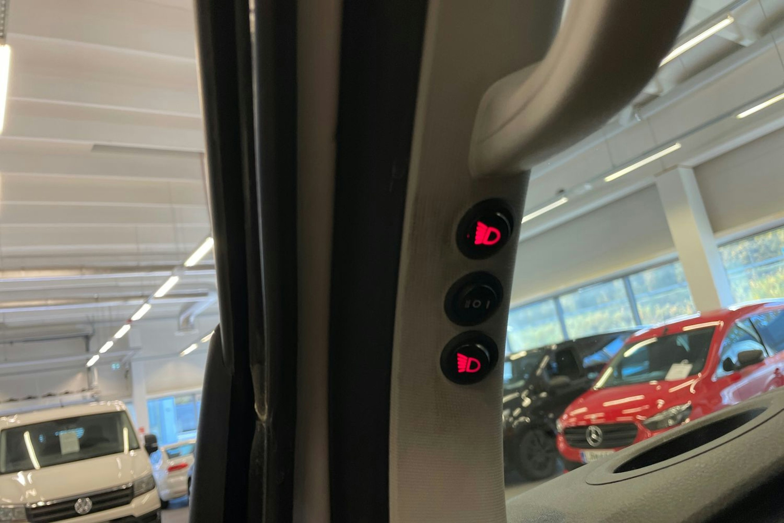 Valkoinen Volkswagen TRANSPORTER 2022 kuva 26.