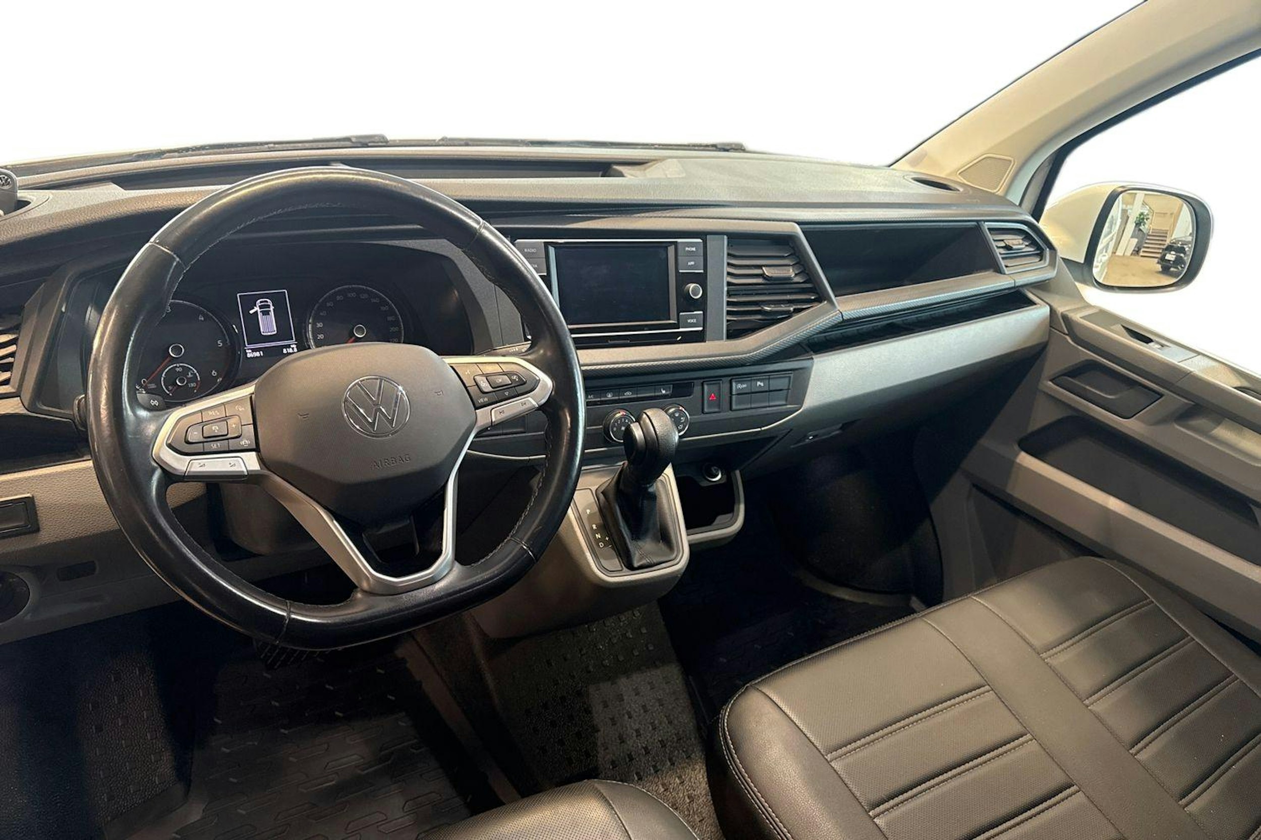 Valkoinen Volkswagen TRANSPORTER 2022 kuva 9.